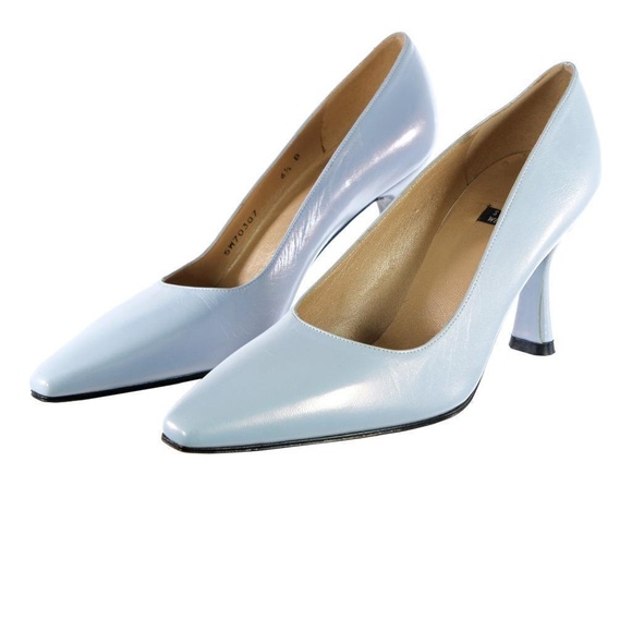 NEW STUART WEITZMAN Heels Pumps Pointed Toe Sz. 6.5 B Baby Blue Leather Spain